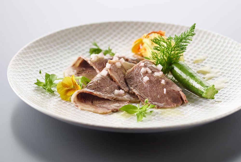 Salat vom gekochten Tafelspitz mit Zucchini und -blüten Salat vom gekochten Tafelspitz mit Zucchini und -blüten