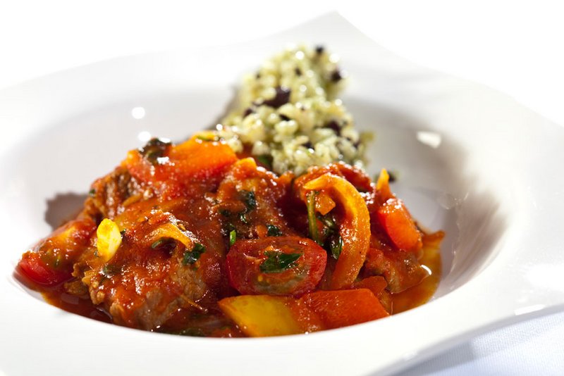 Mediterranes Lammragout  mit Olivenbulgur